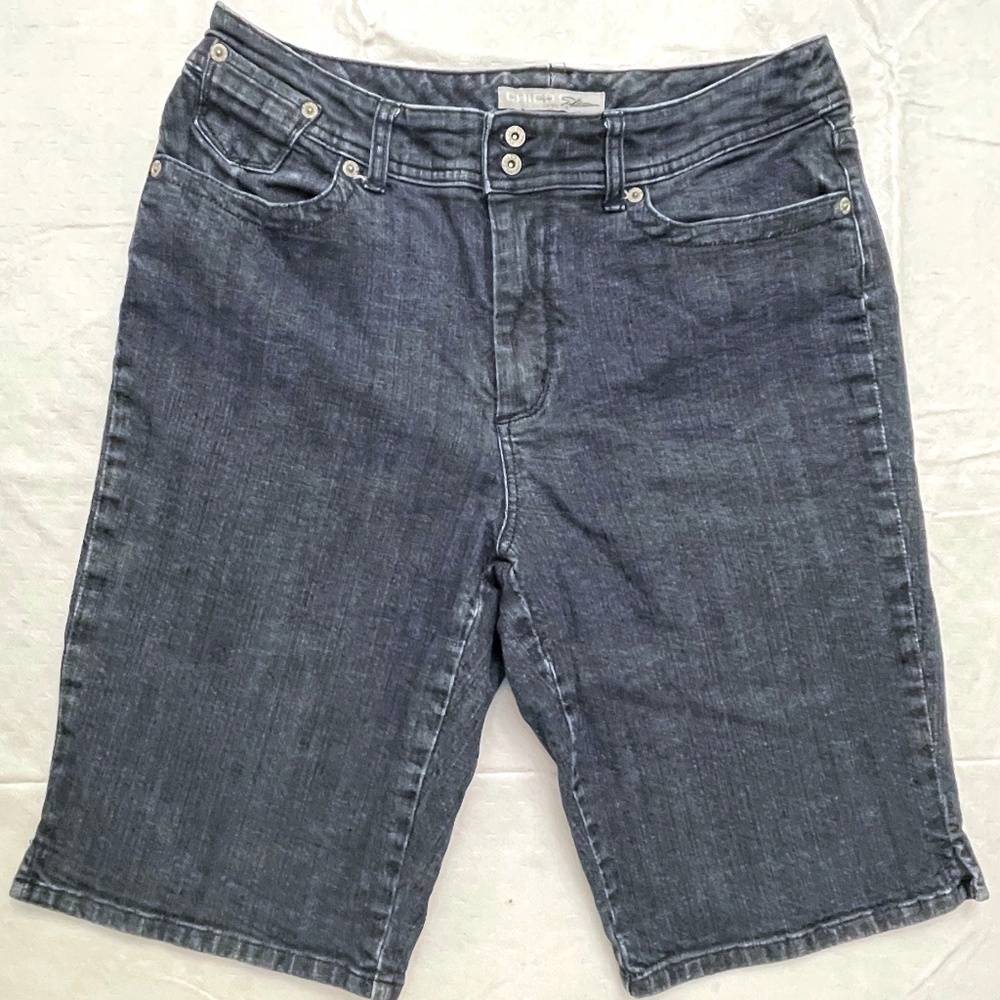 Womens Chico's Platinum Light Wash Denim Bermuda Shorts Size 1.5  Exc. condition